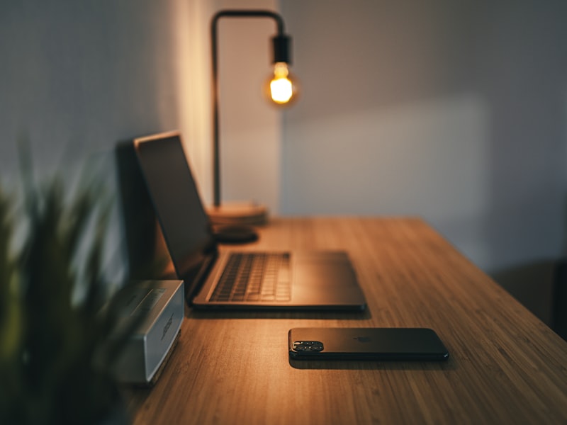 Home Office — Minimalist